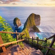 The beauty of the natural tourist attractions of Nusa Penida Island